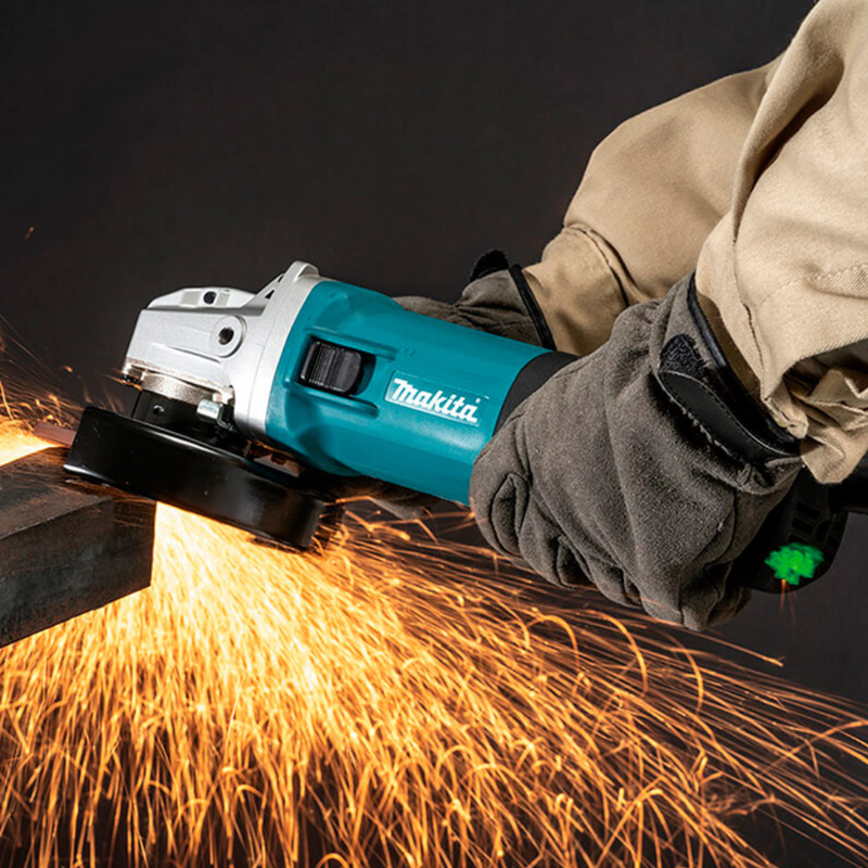 KIT MAKITA ORIGINAL: BERBEQUIM SEM FIO + REBARBADORA DE ALTO IMPACTO + 26 ACESSÓRIOS + 2 BATERIAS PROMOÇÃO DE FECHO DE LOJA - ENVIO GRÁTIS EM 24H