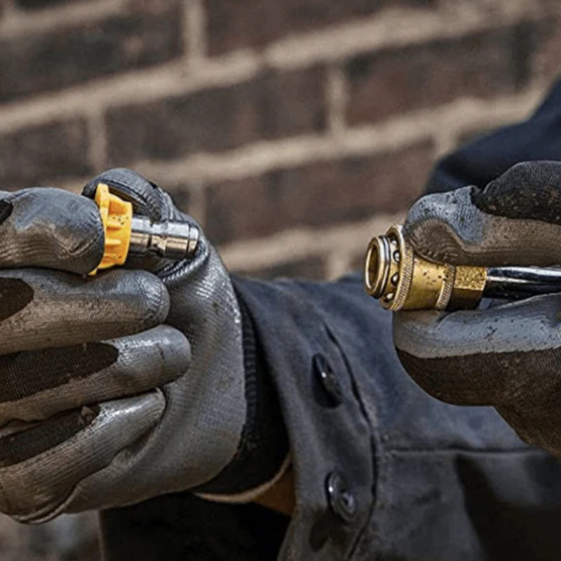 KIT DEWALT ORIGINAL: MÁQUINA DE LAVAR DE ALTA PRESSÃO PORTÁTIL + KIT DE ACESSÓRIOS + 2 BATERIAS 48V GRÁTIS